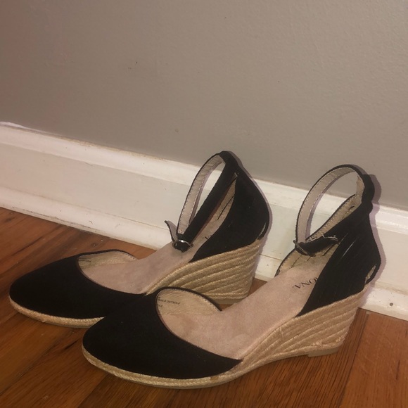 Merona Shoes - Classic Black Wedges